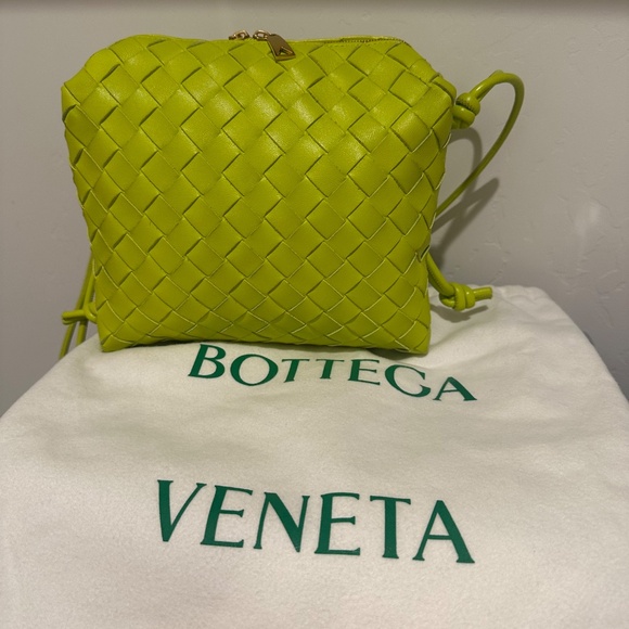Bottega Veneta SMALL loop camera bag - Picture 9 of 13